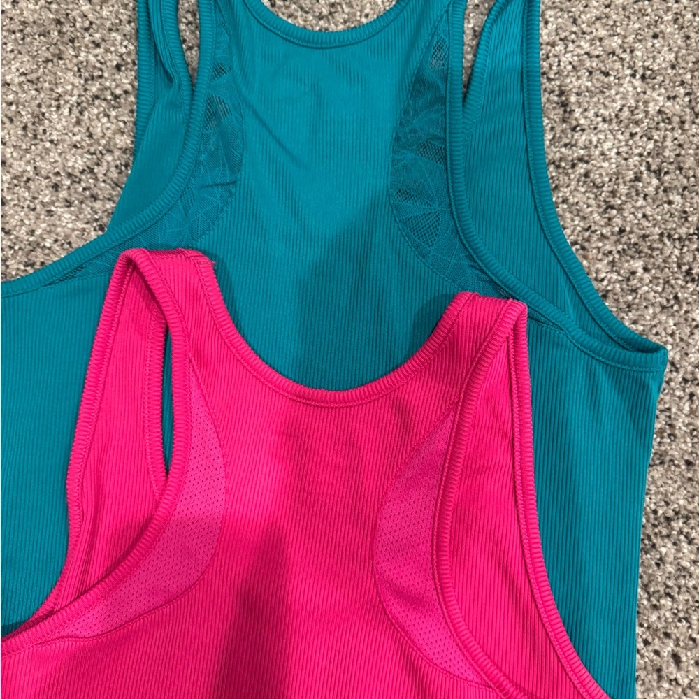 Under Armour Vibrant Tank Top Collection Heatgear lot 12 Workout Large - Picture 2 of 2